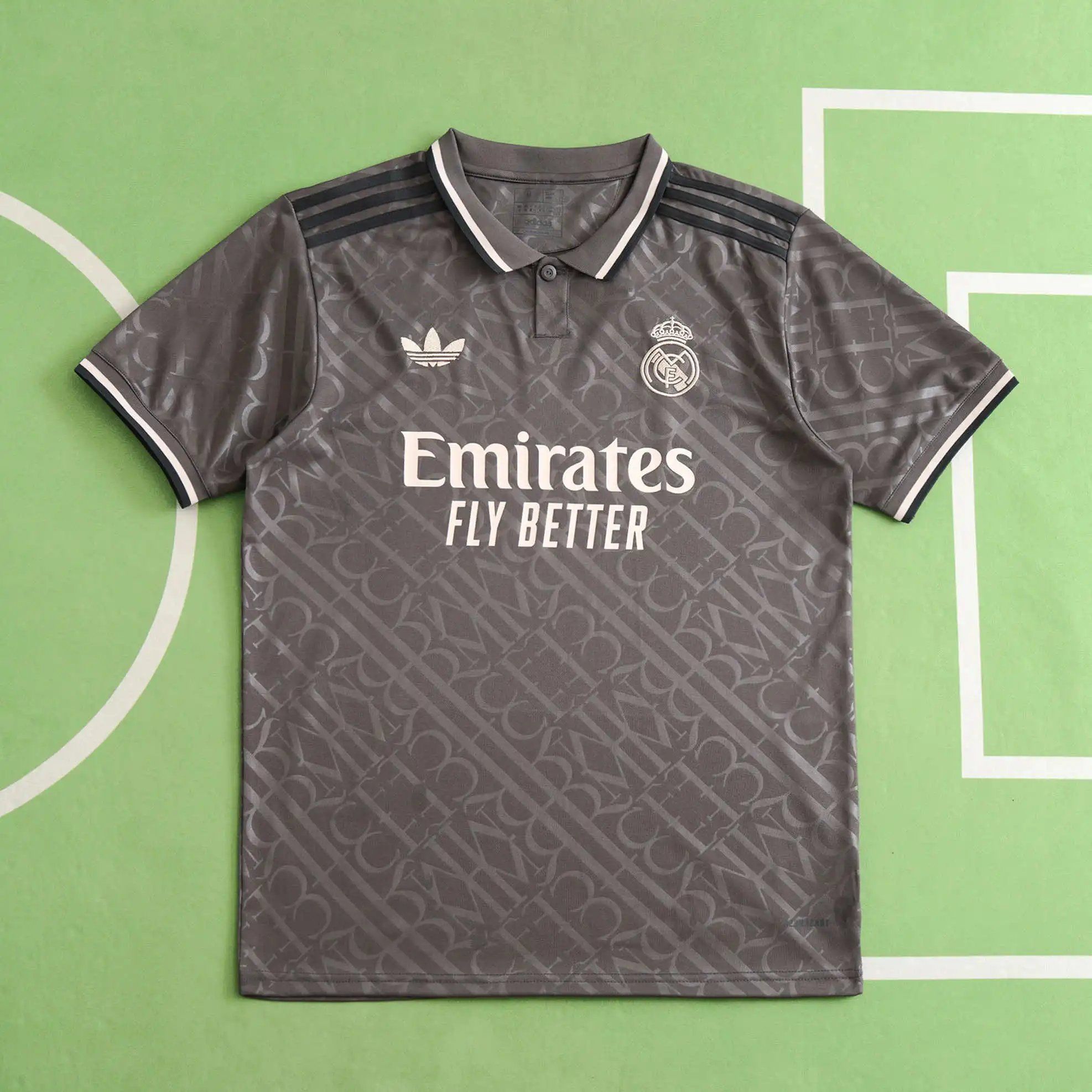 24-25 Real Madrid 2 Away (Fans Edition)