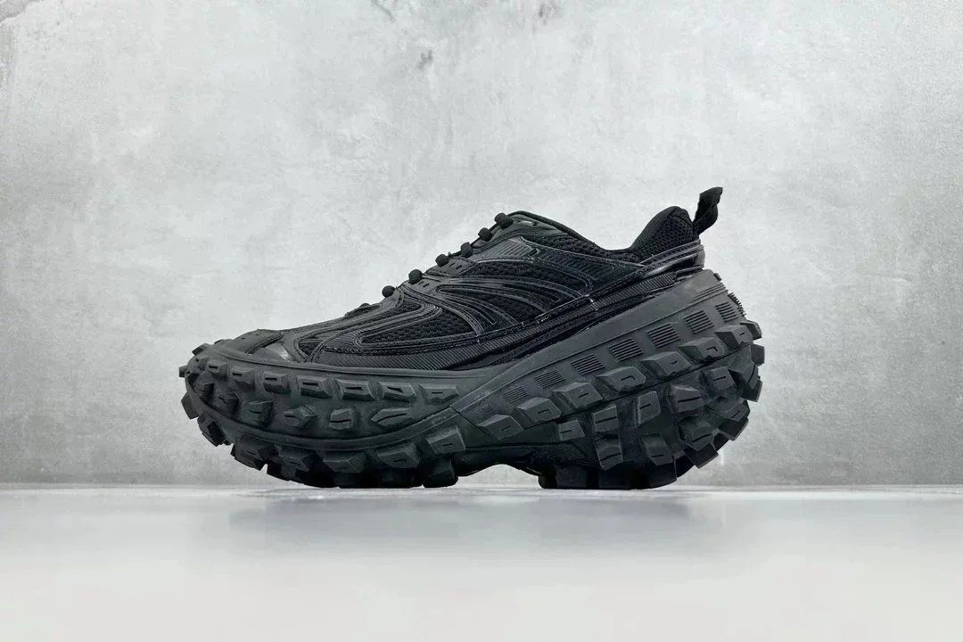 BALENCIAGA Defender Retro Daddy Tire Shoes Black