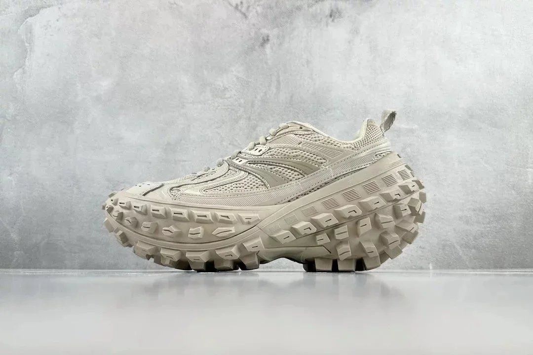 BALENCIAGA Defender Retro Daddy Tire Shoes Gray