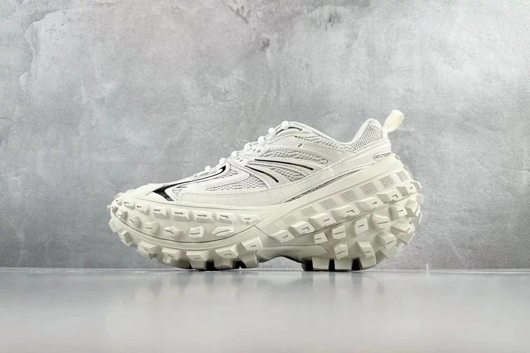 BALENCIAGA Defender Vintage Daddy Tire Shoes Beige