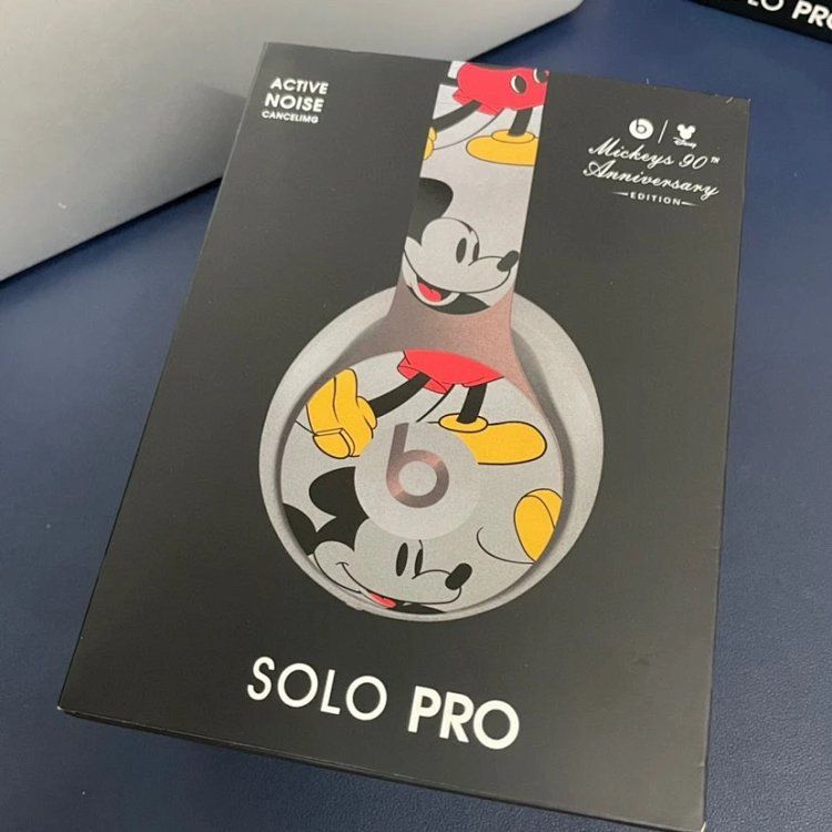 Beats Solo Pro Black