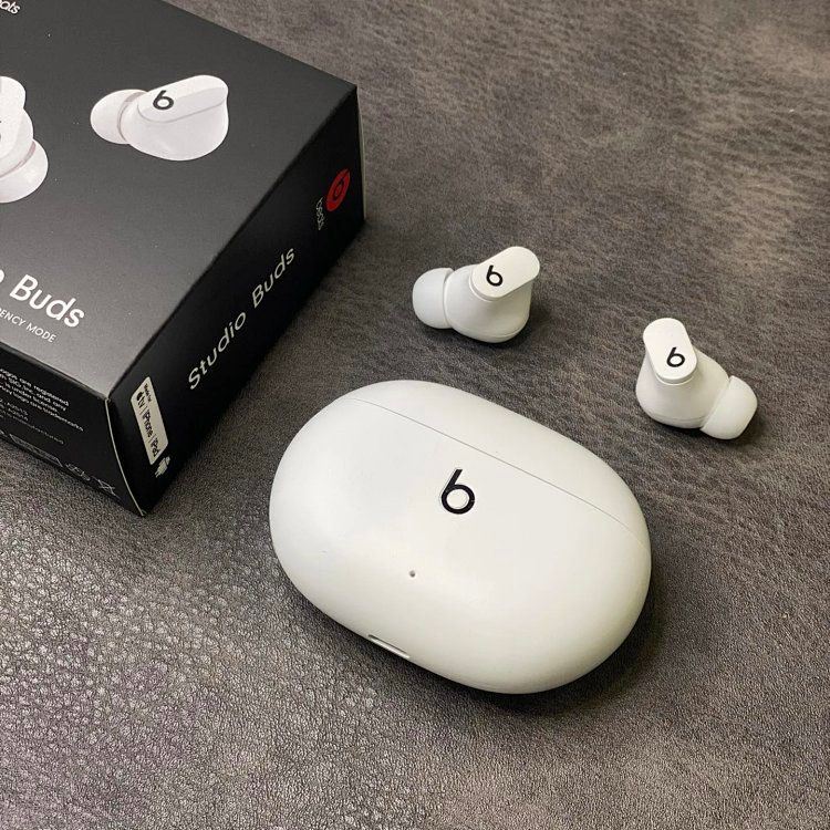 Beats Studio Buds White