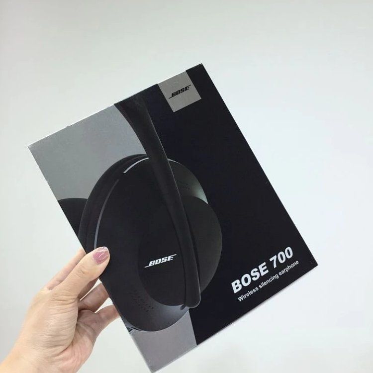 BOSE 700 Wireless Mute Headphones Black