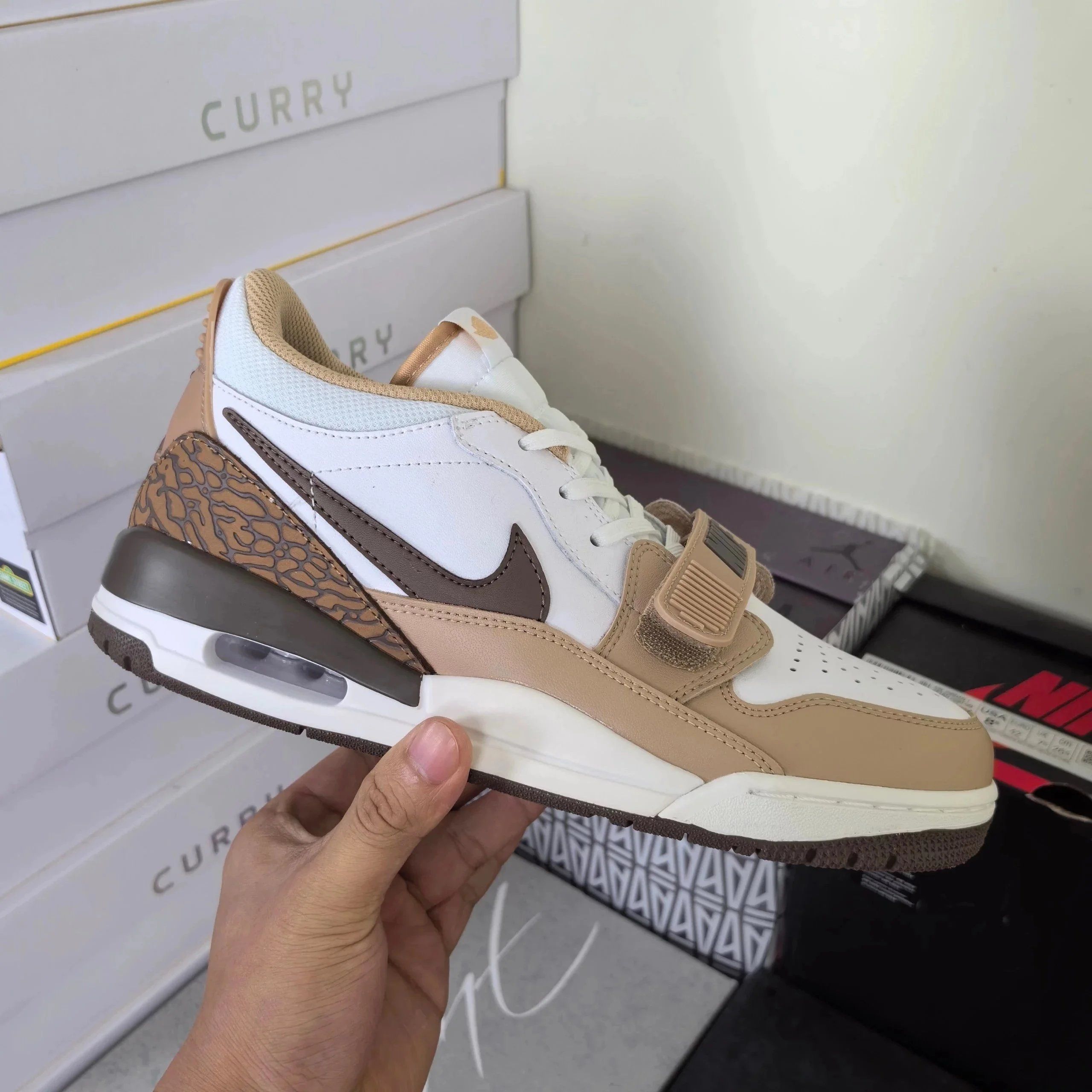 Curry Air Legacy Beige Shoes