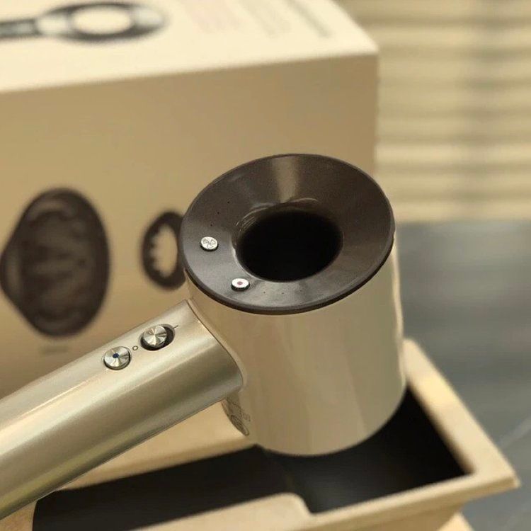 Dyson Supersonic Hair Dryer in Silver