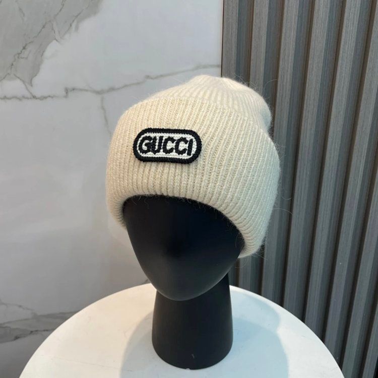 GUCCI Knit Beanies Cream Mise