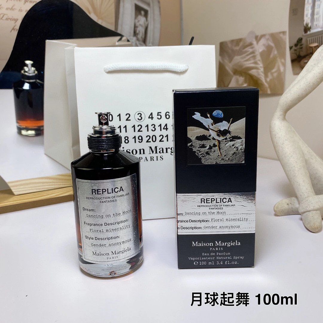 Maison Margiela Replica Dancing on the Moon Mise