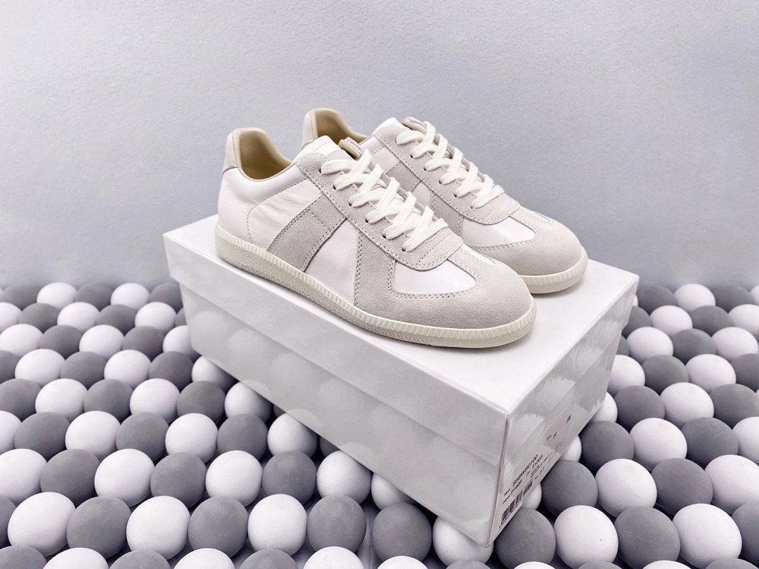 Majestic Shoes Off-white