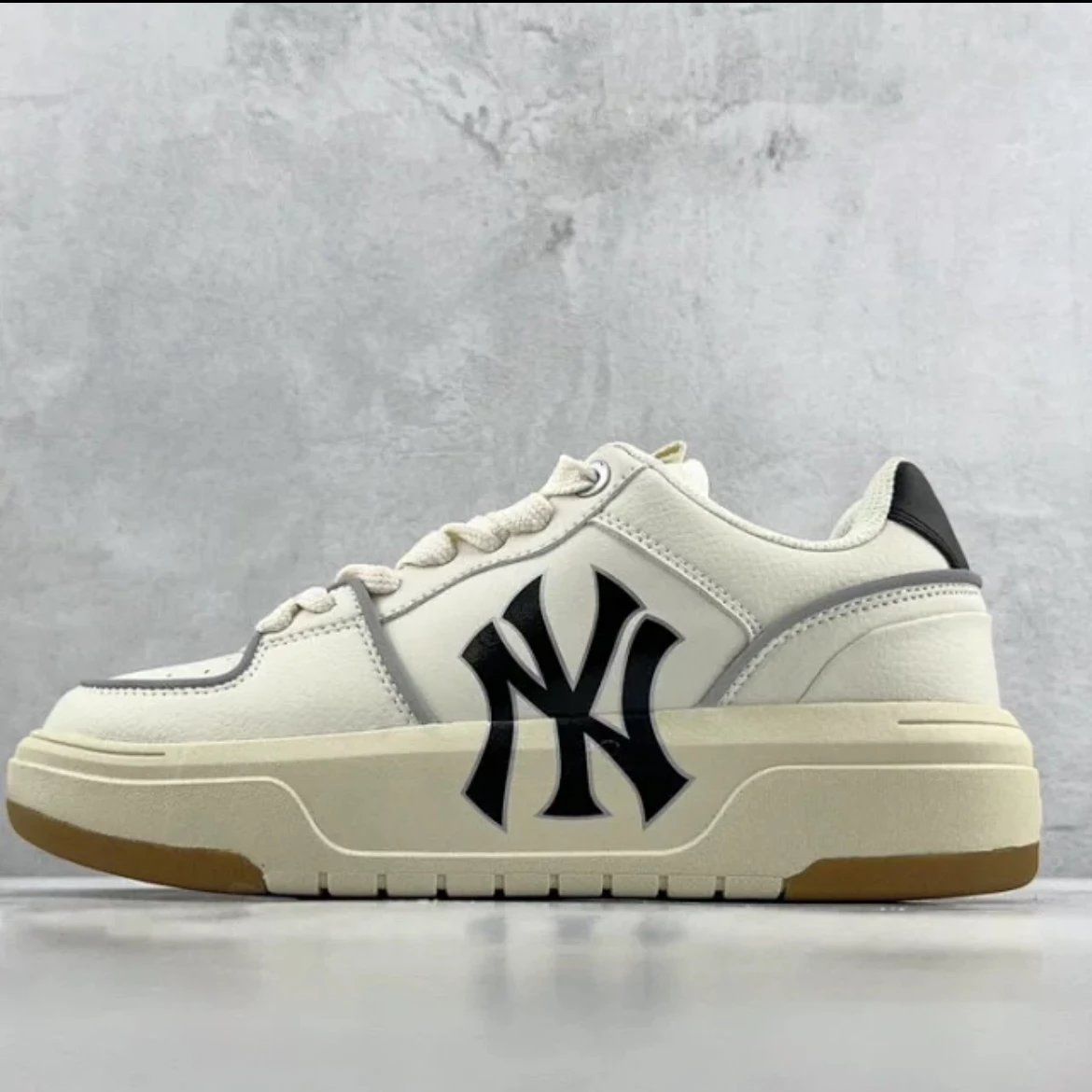 MLB New York Yankees White Grey Sneakers
