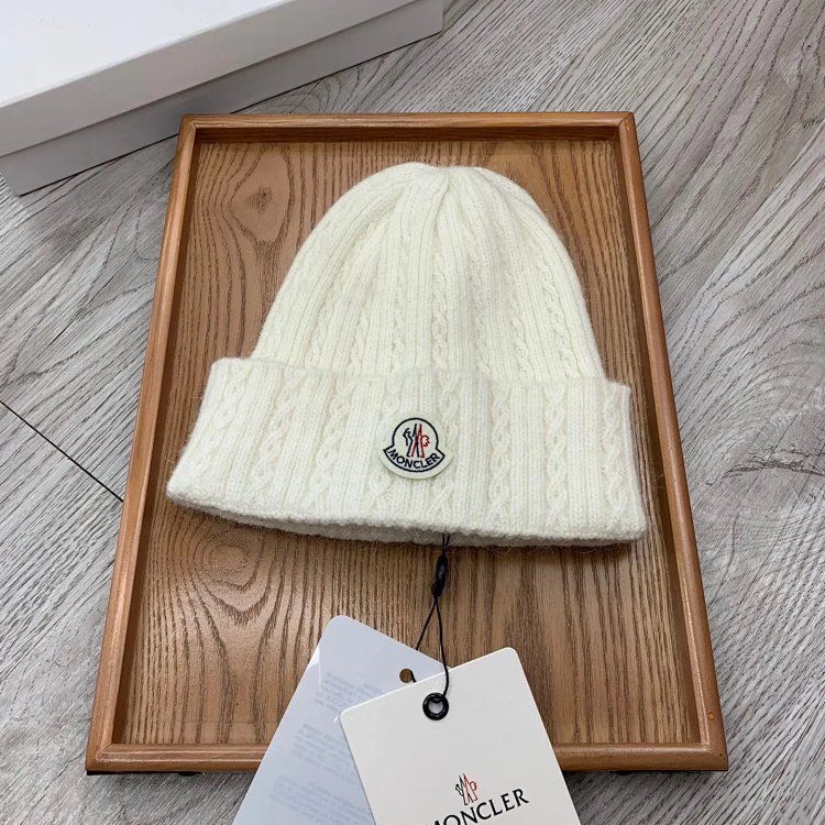 MONCLER Knit Cap Beige Mise