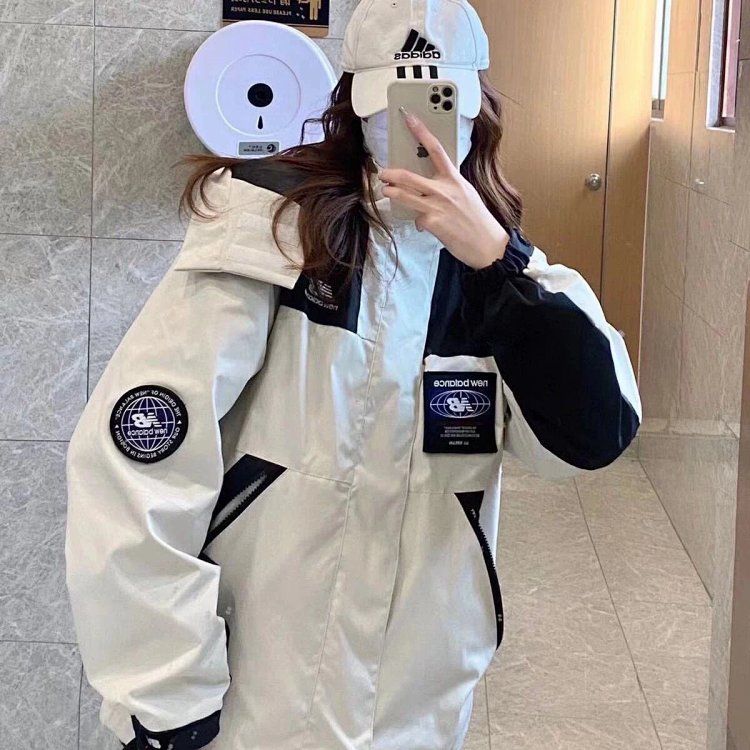 （NewBalance/NB Medallion Waterproof Punching Jacket