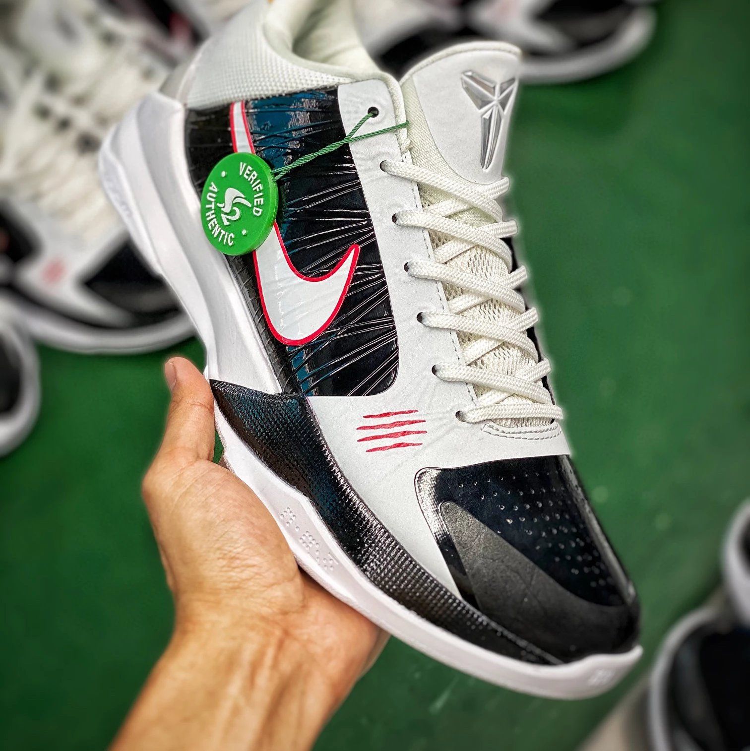 Nike Kobe 11 White Black Red Shoes