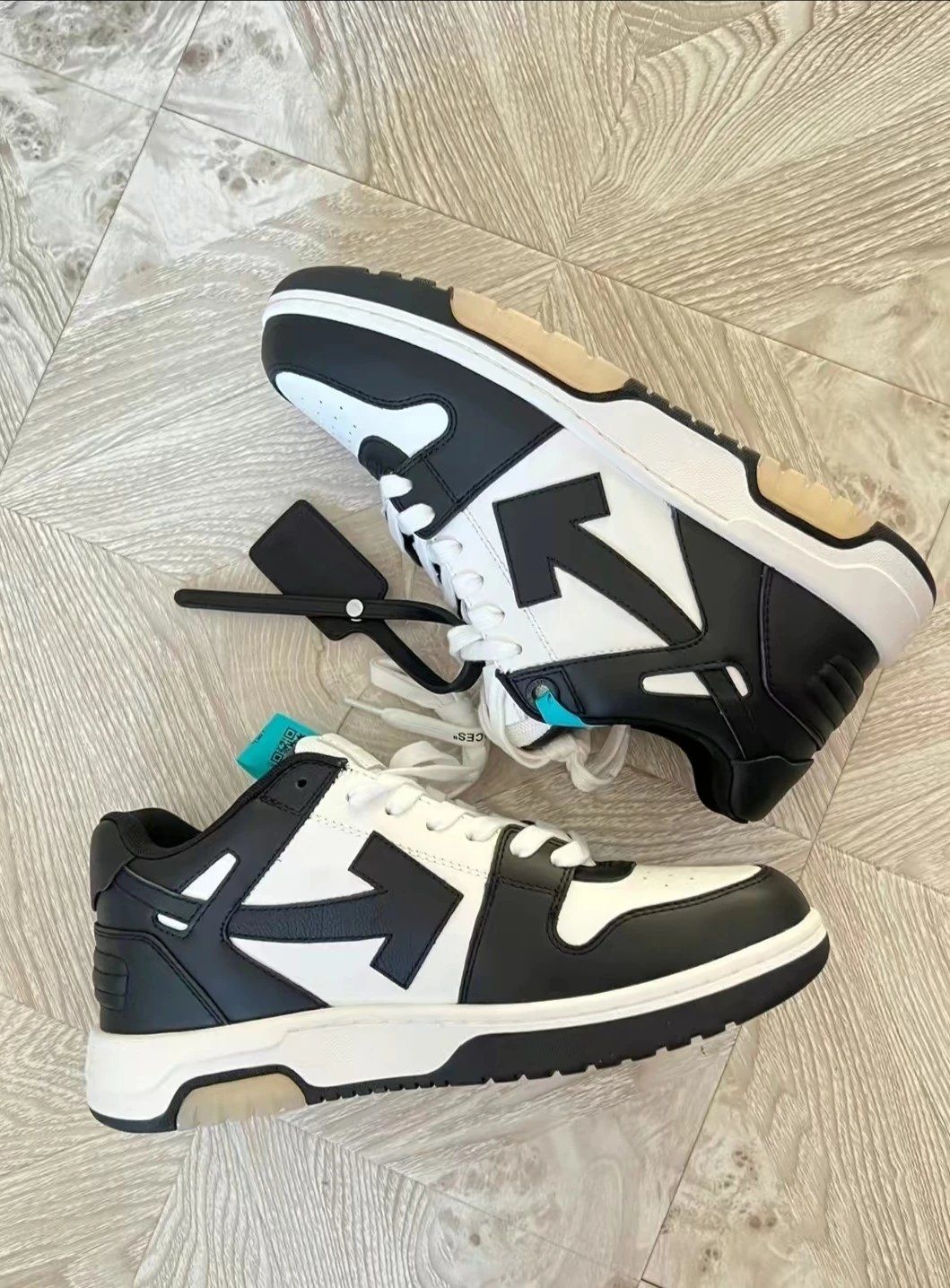 Off-White Arrow Sneakers Black White Shoes