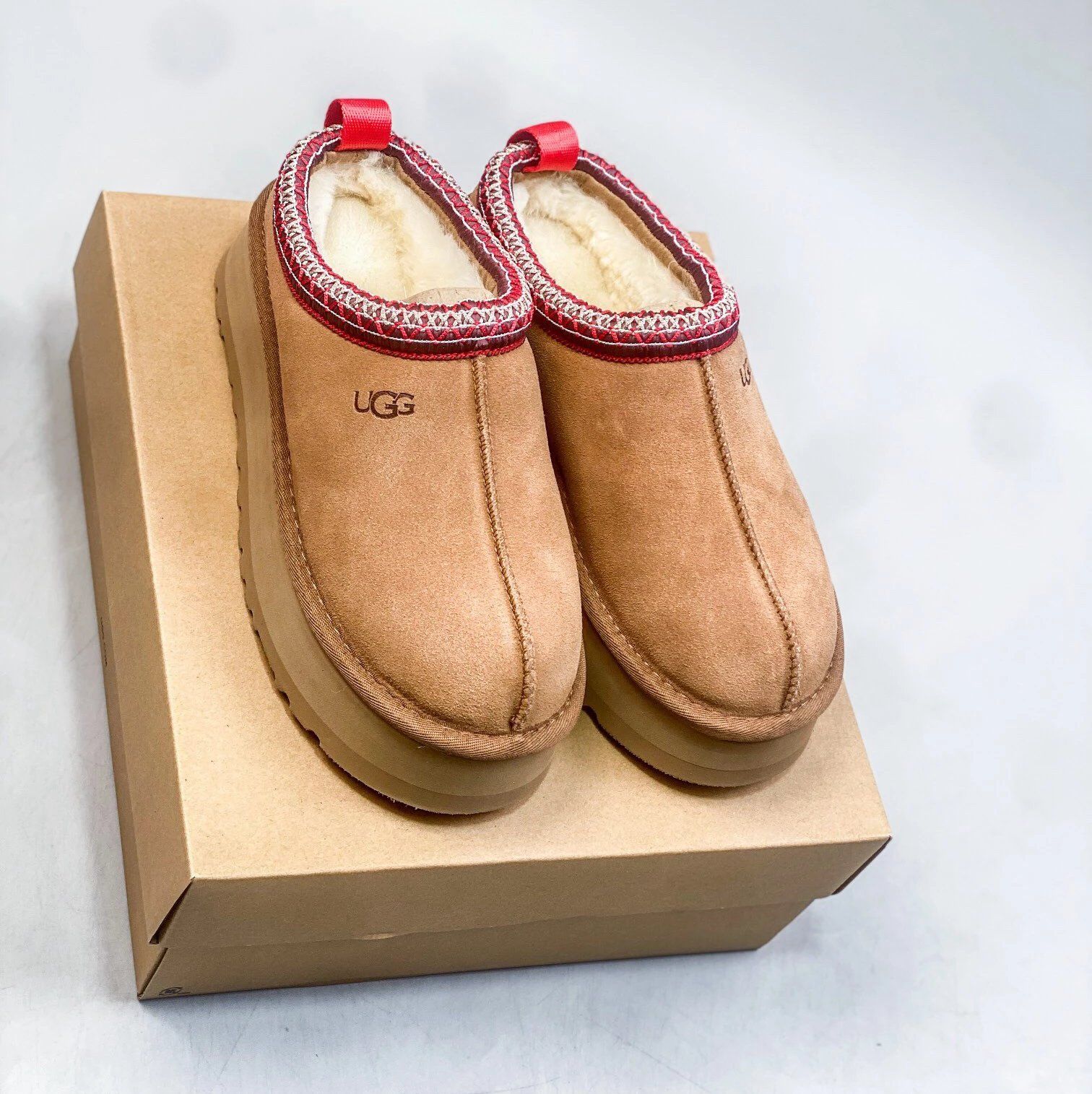 UGG Slippers Chestnut Shoes